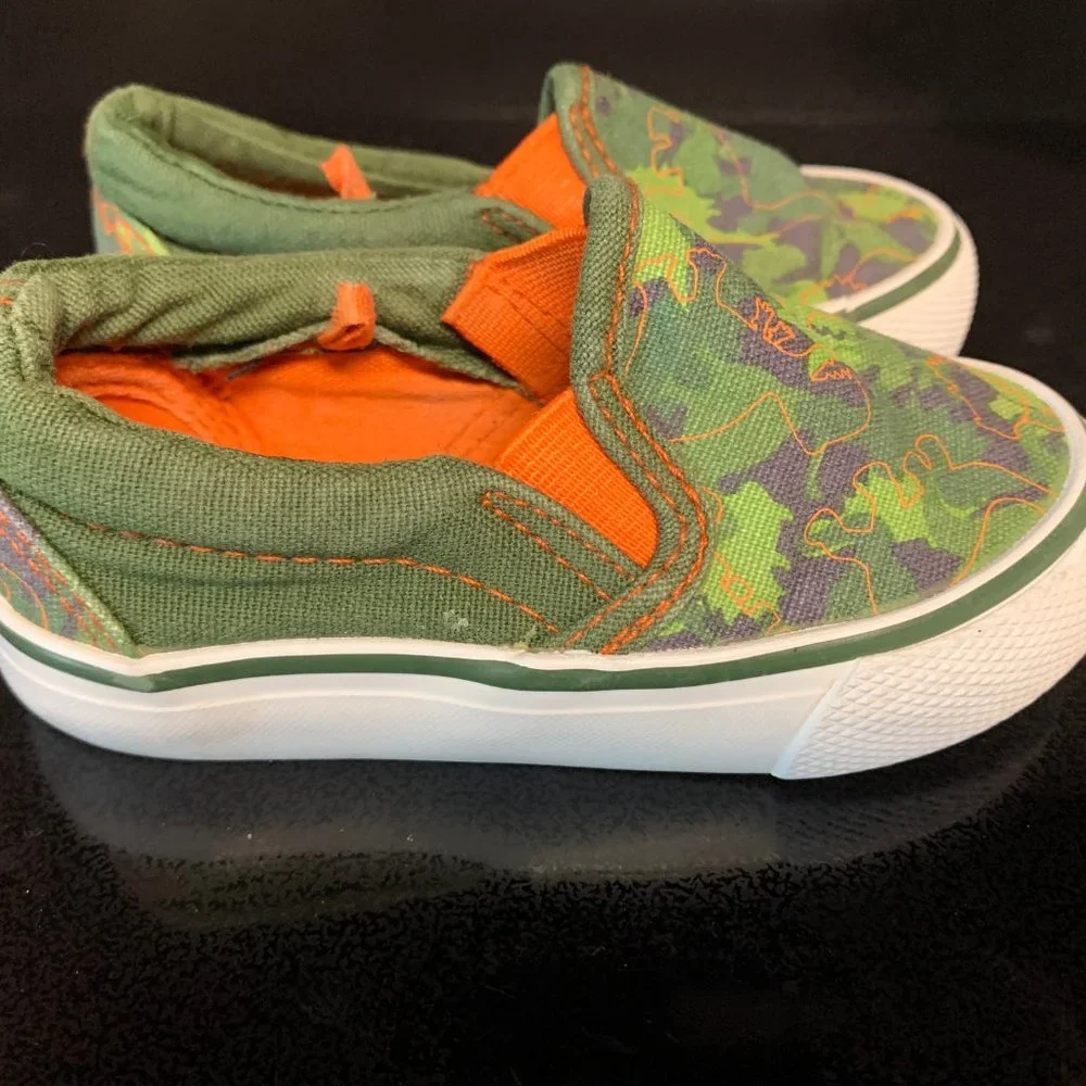 Joe Boxer Dinosaur Slip on Toddler Boy Size 5